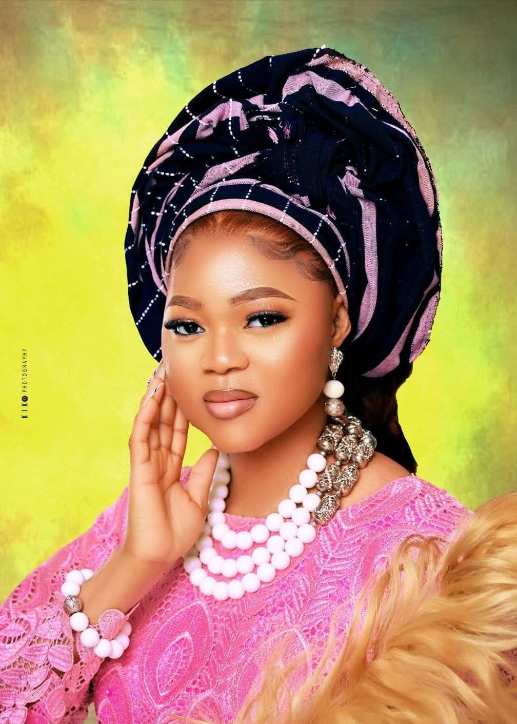 ANNA FAMBO - LONLON - Nominé pour Meilleur Artiste Féminin